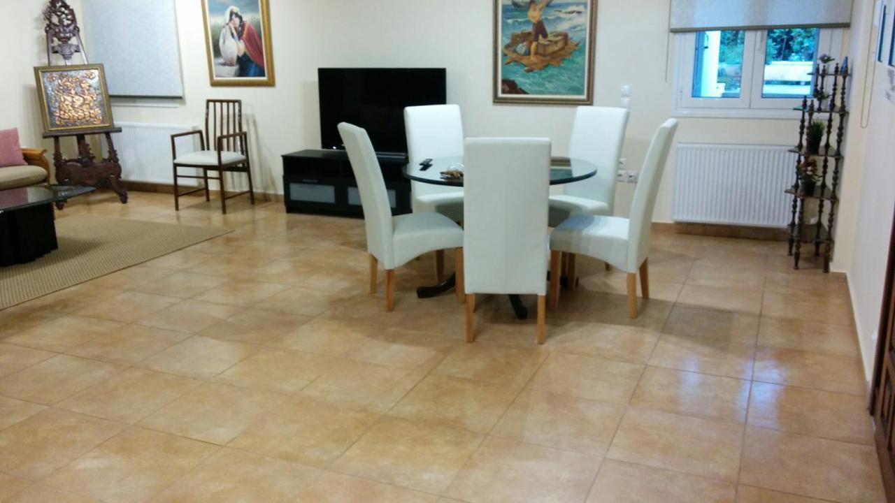 Lovely 2-Bedroom Apartment At Greek Riviera Vari  Exterior photo