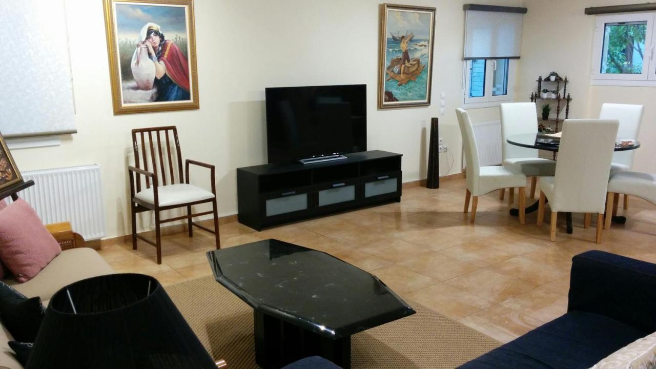 Lovely 2-Bedroom Apartment At Greek Riviera Vari  Exterior photo